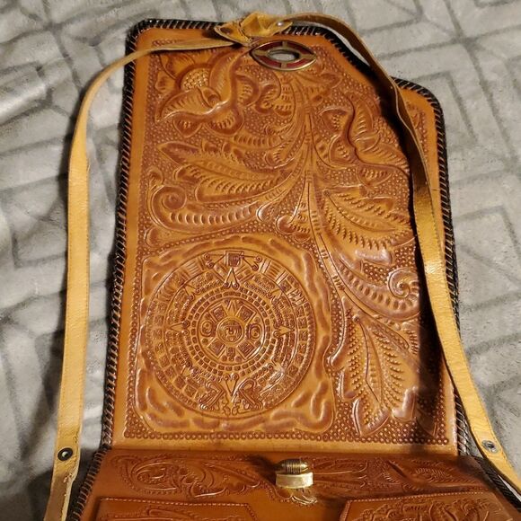 Vintage Hand tooled leather shoulder bag, 6x9 Reversable Amazing Details - Picture 4 of 16